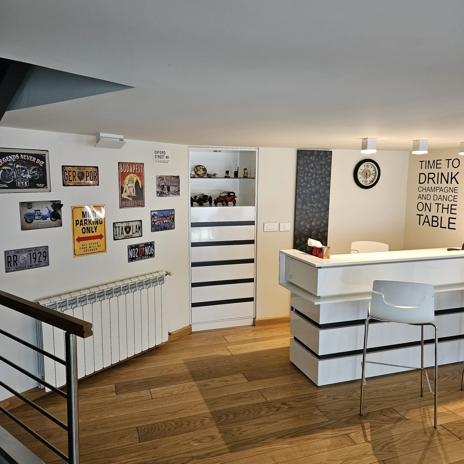 Lounge Corner